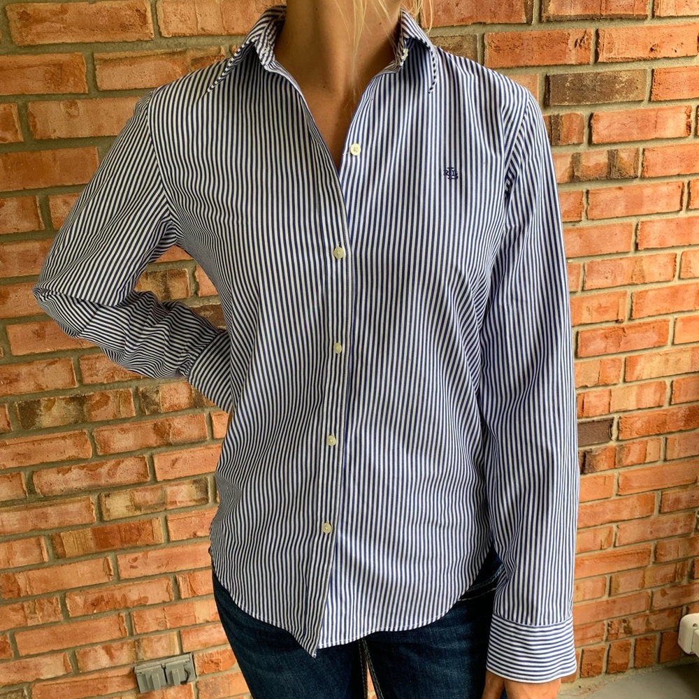 Woman’s business button up